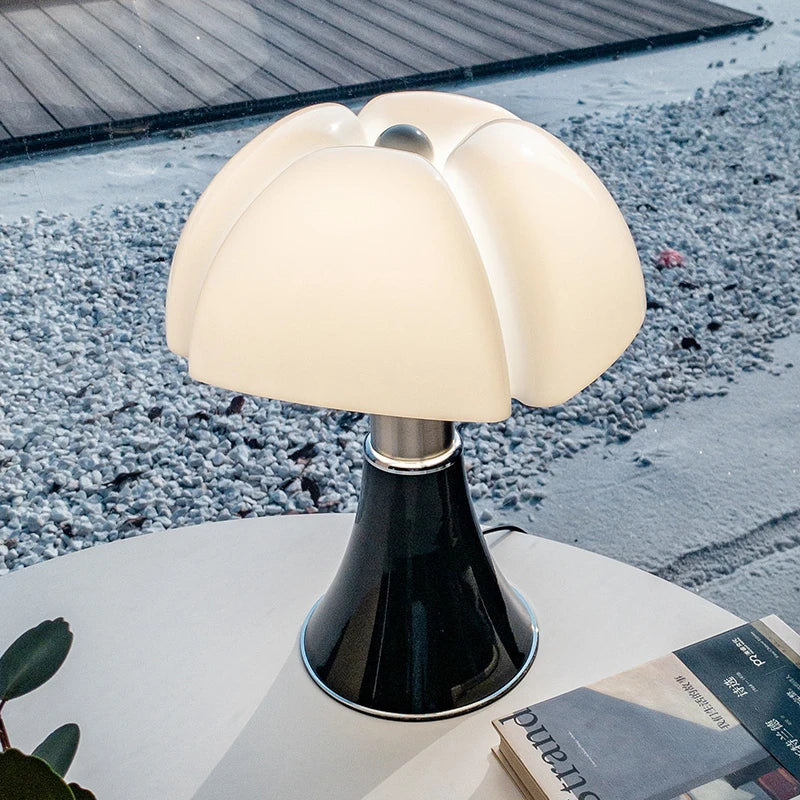 RetroGlow | Designer LED Tafellamp voor Sfeervolle Werkplekken